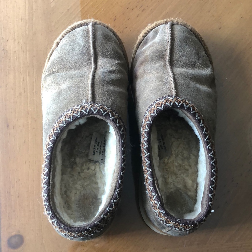 women’s ugg slippers